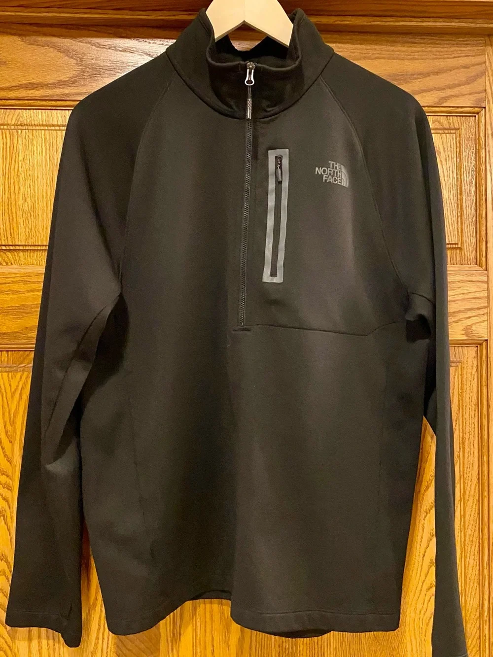 The North Face Men’s Large Black 1/4 Zip Pullover